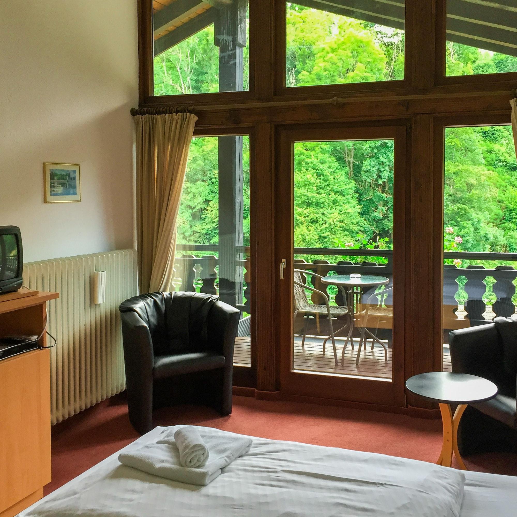 Kraehenbad Hotel Alpirsbach Exterior foto