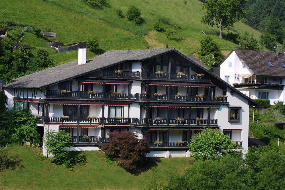 Kraehenbad Hotel Alpirsbach Exterior foto